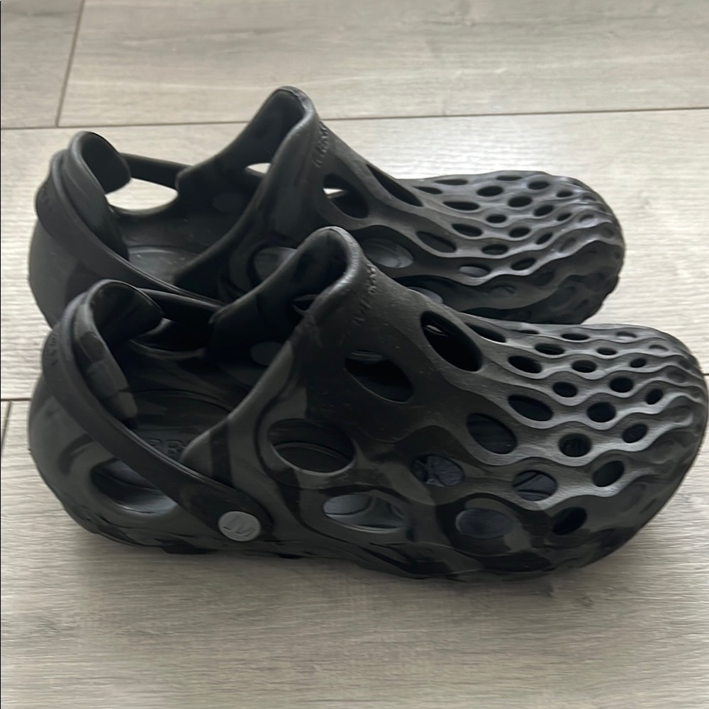 Merrell Black Slip-On Clogs - Picture 6 of 7